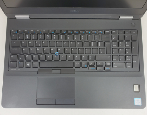 Zestaw do gier Dell Latitude E5570 i7 - 6820HQ / 8 GB DDR4 / 240 GB SSD / 15,6 FullHD /R7 M370 / Klasa A + Myszka i Klawiatura