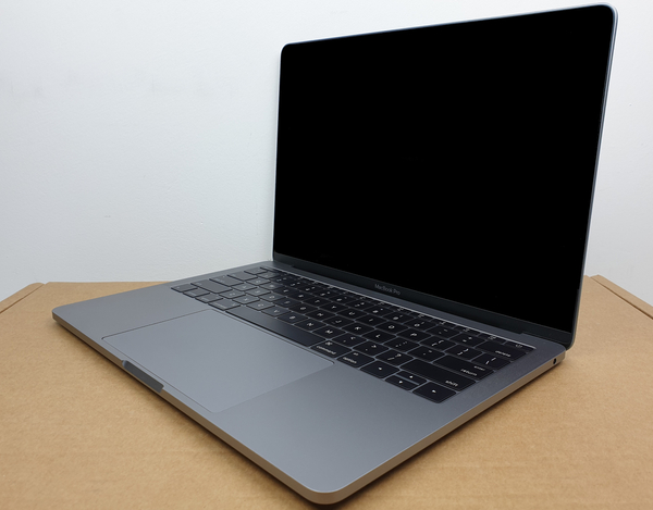 Laptop Apple Macbook Pro A1708 i5 - 6 generacji / 8GB / 256GB SSD / Retina 13 / Late 2016 / Outlet