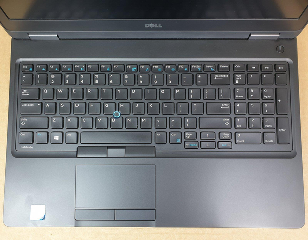 Laptop Dell Latitude 5580 / i7-7820HQ / 16GB DDR4 / 512GB SSD / 15,6" Full HD / Klasa A