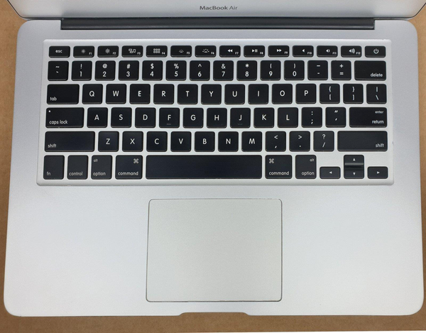 Laptop Apple Macbook Air A1466 i5 1,8GHz (Turbo Boost do 2,9 GHz) / 8GB / 128GB SSD / WXGA+/ 13,3 / Klasa A / VM