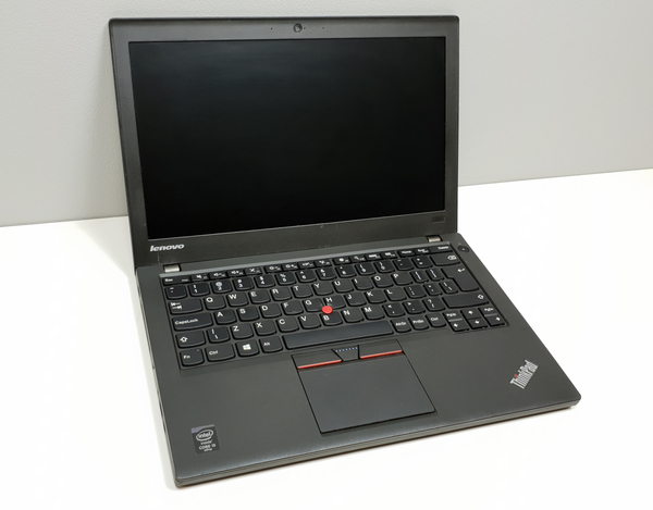 Laptop Lenovo ThinkPad X250 i5 - 5 generacji / 8GB / 120 GB SSD / 12,5 HD / Klasa A