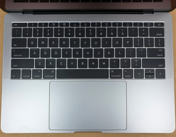 Laptop Apple Macbook Pro A1708 i5 - 6 generacji / 8GB / 256GB SSD / Retina 13 / Late 2016 / Outlet